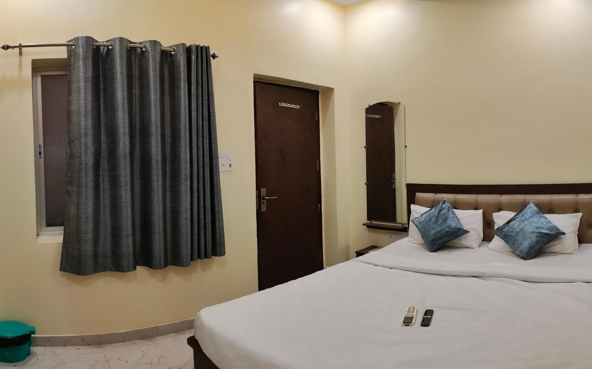 Hotel Ganga Sparsh à Bénarès Extérieur photo