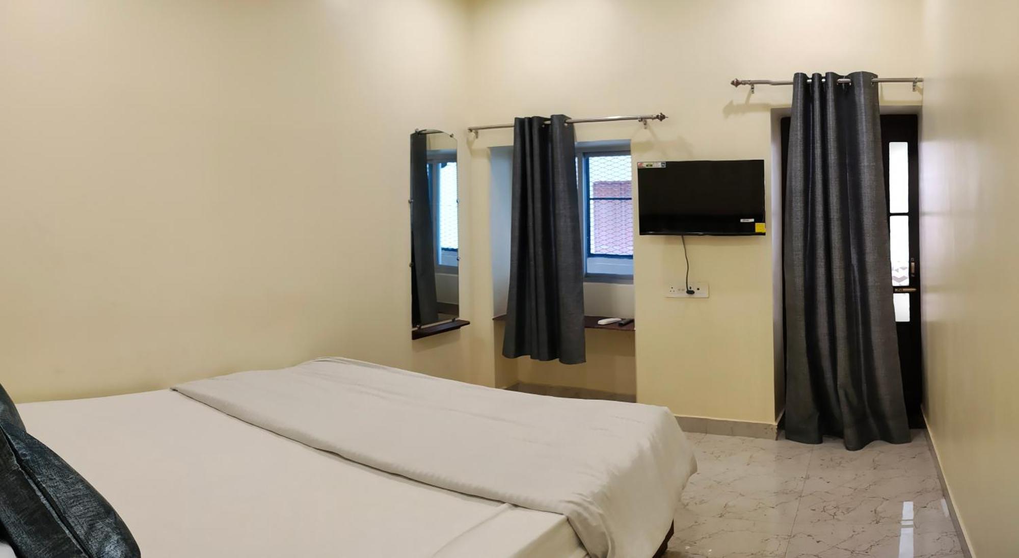 Hotel Ganga Sparsh à Bénarès Extérieur photo