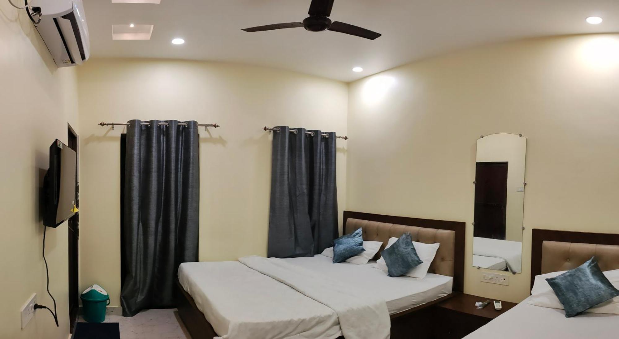 Hotel Ganga Sparsh à Bénarès Extérieur photo